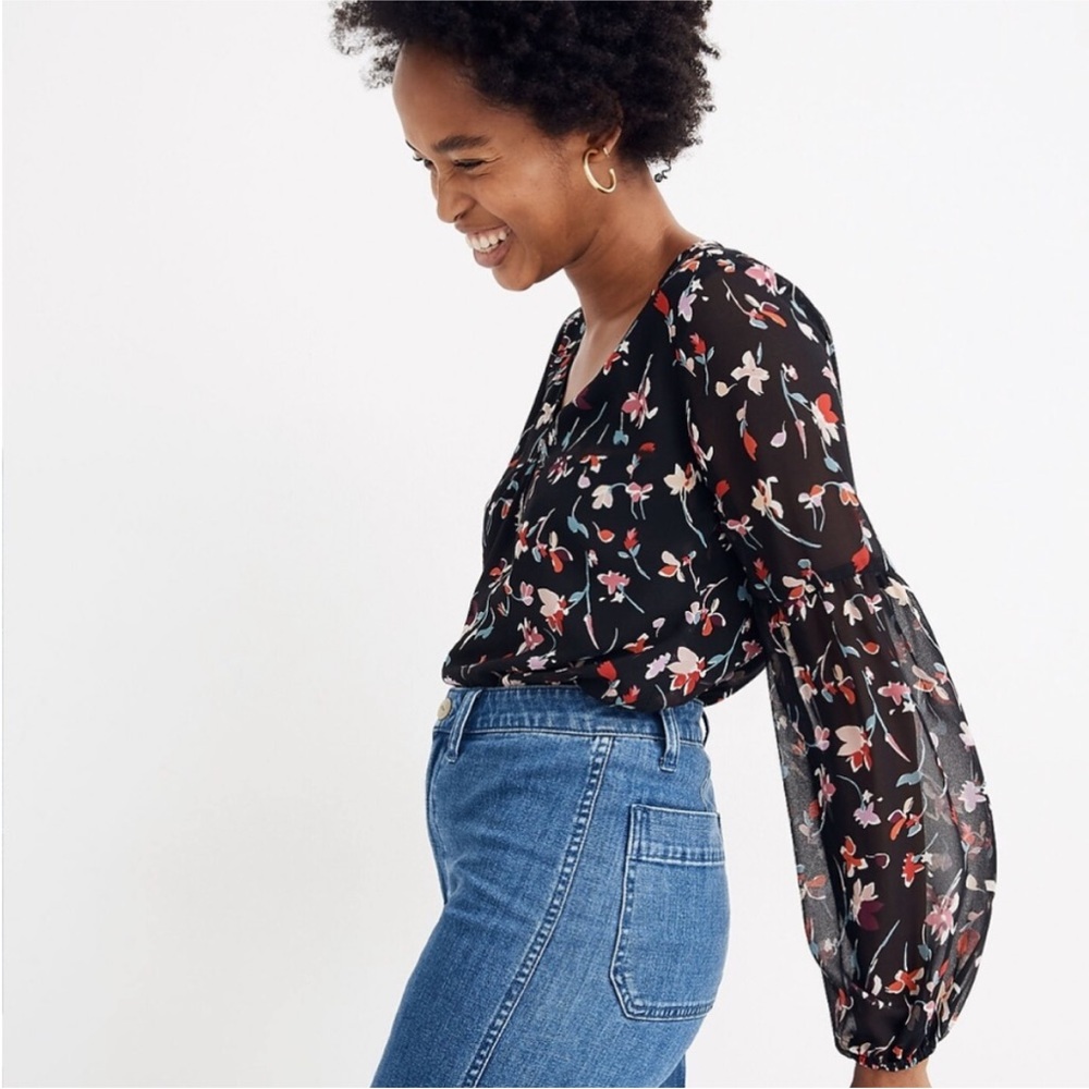 Madewell • Shirred Sleeve V-Neck Top